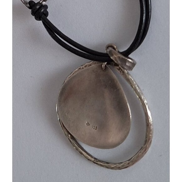 EUC Silpada N1440 Sterling Silver & Black Leather Disc / Teardrop Pendant Neckla - Picture 7 of 7